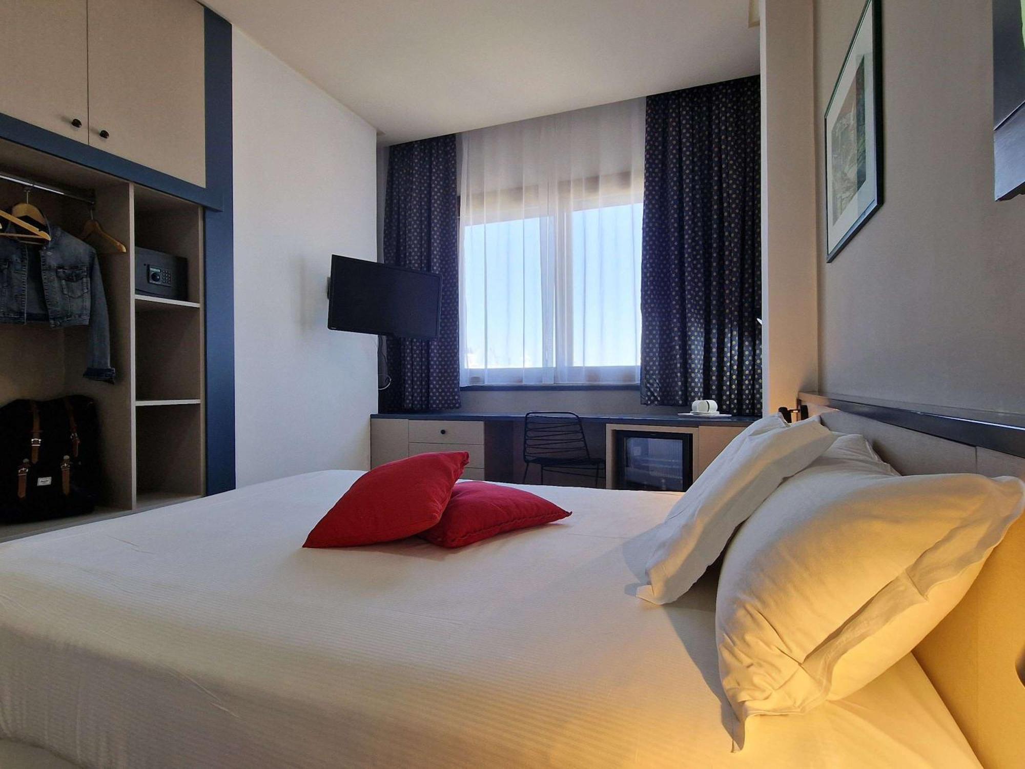 Готель Ibis Styles Palermo President Екстер'єр фото
