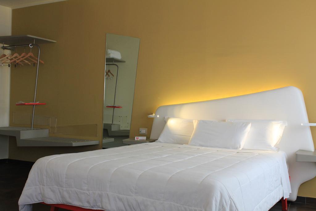 Готель Ibis Styles Palermo President Екстер'єр фото
